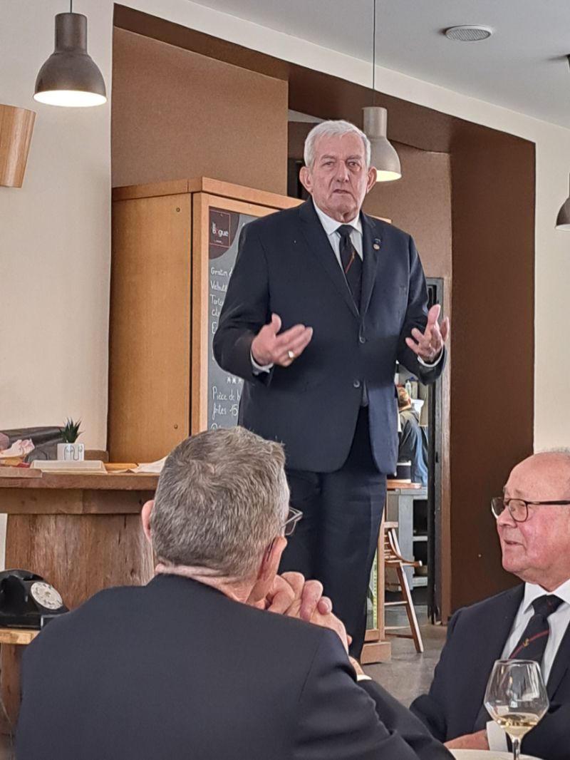 Robert Michaud. Un discours qui fait honneur à son auteur.